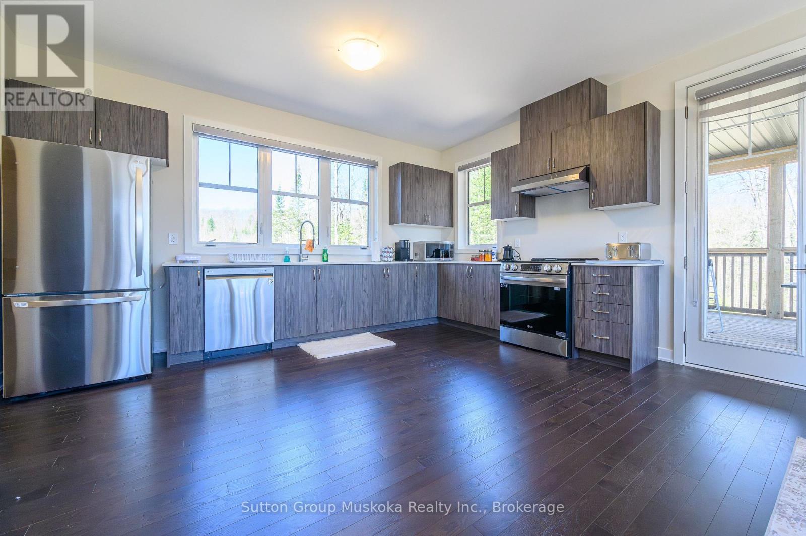 1020 Ridgeline Road, Lake Of Bays, Ontario  P1H 0K1 - Photo 8 - X12269530