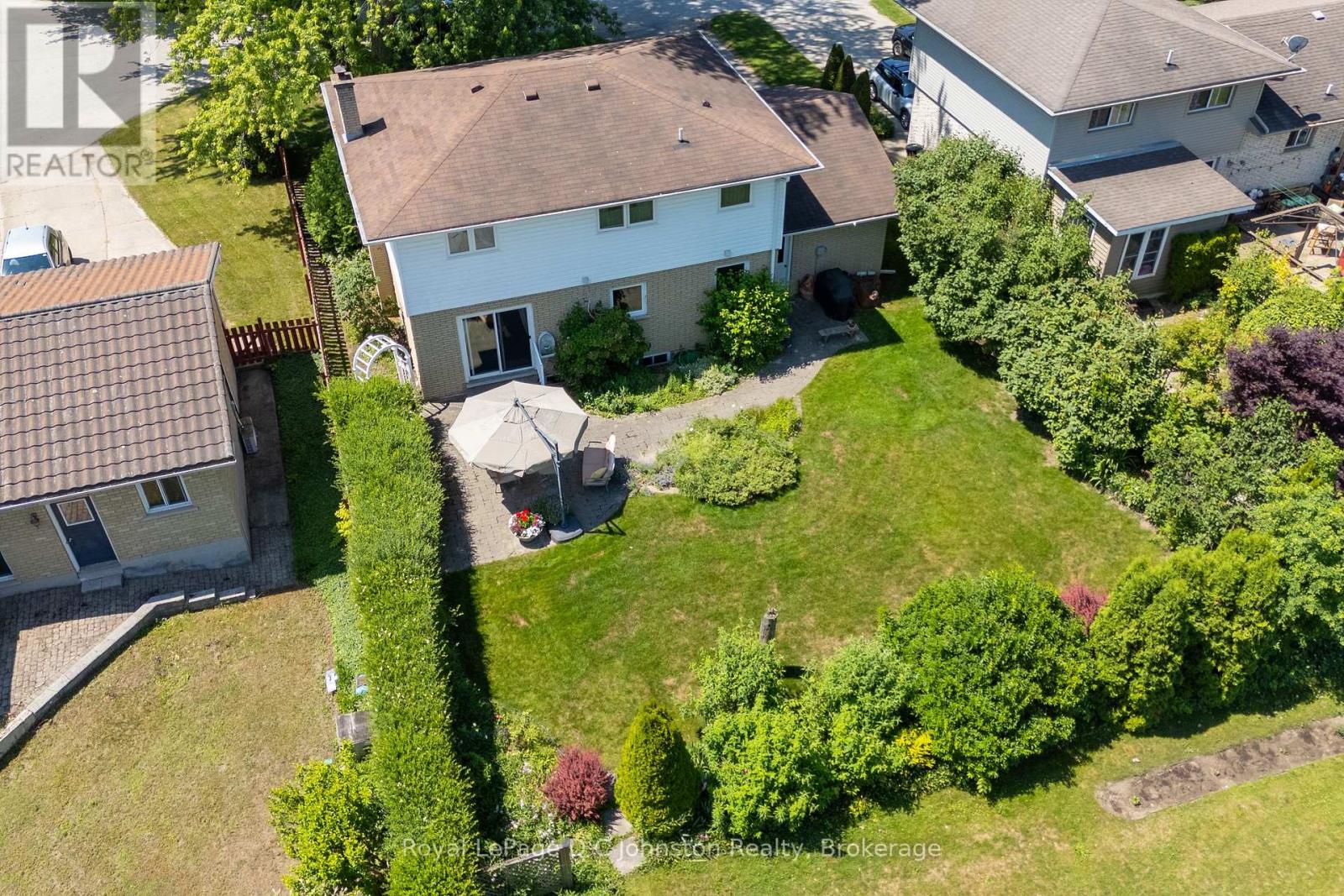 663 Pine Grove Drive, Saugeen Shores, Ontario  N0H 2C3 - Photo 3 - X12269592