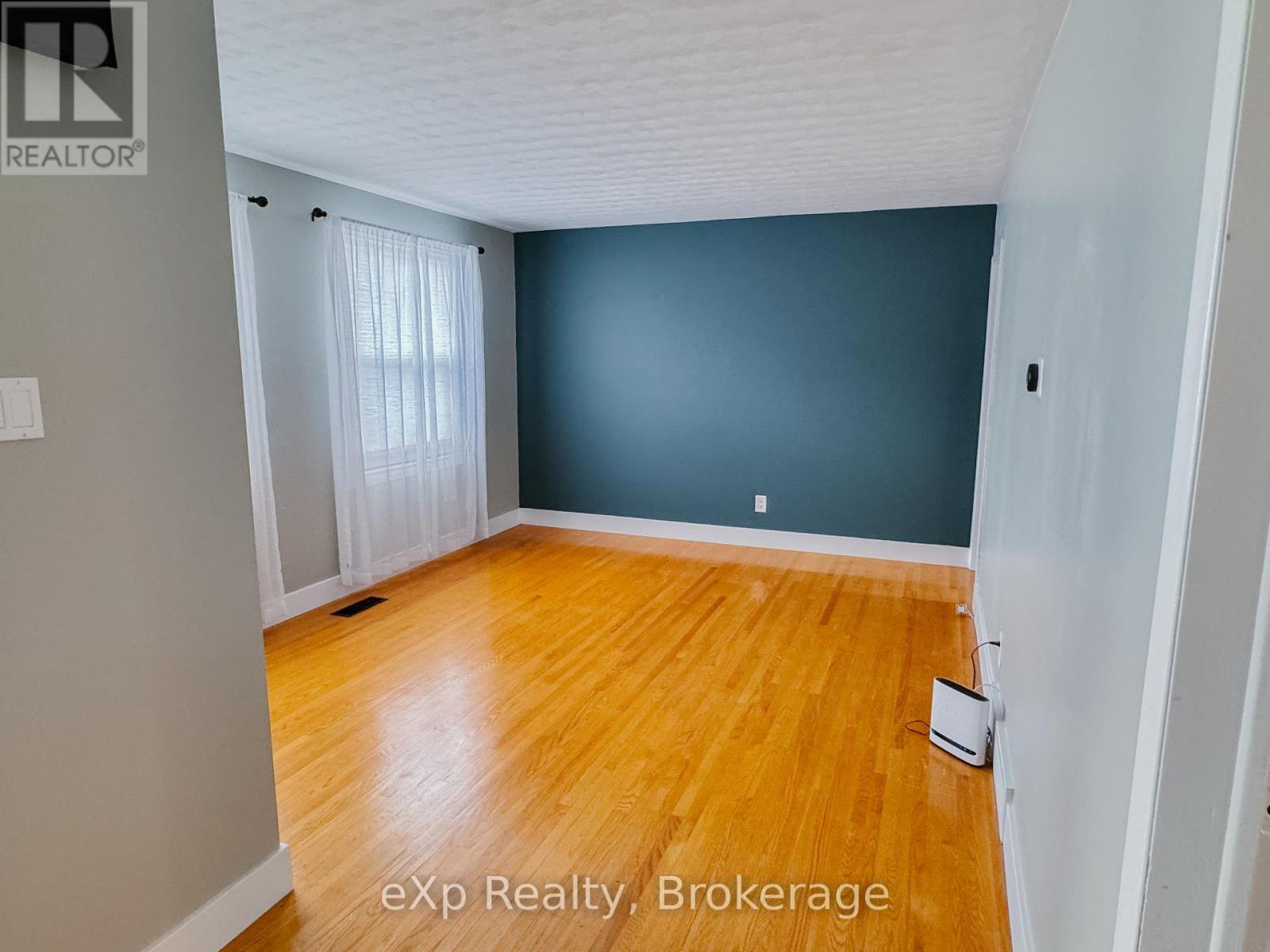 24 Windermere Court, Guelph, Ontario  N1E 3L4 - Photo 10 - X12269598
