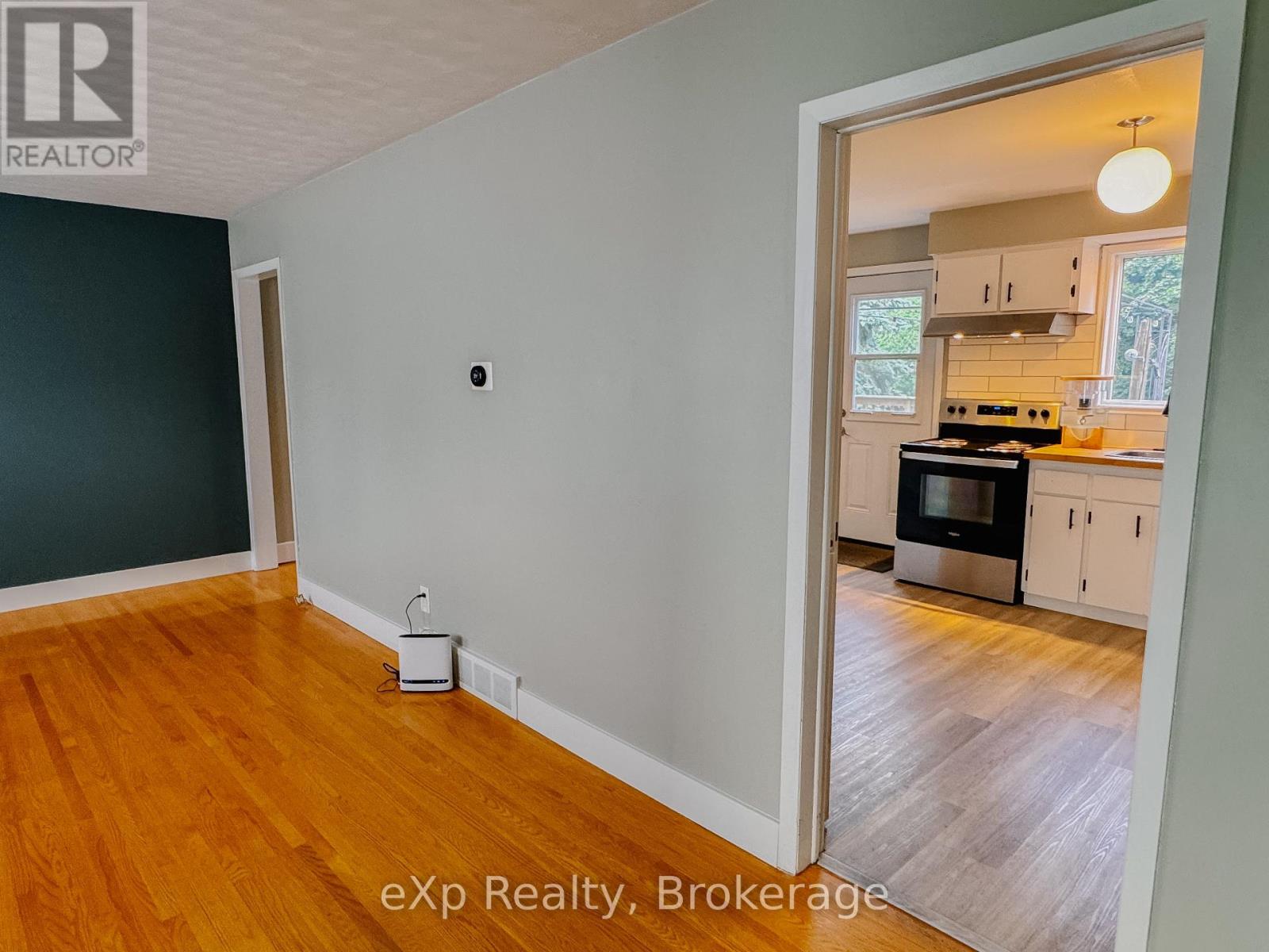 24 Windermere Court, Guelph, Ontario  N1E 3L4 - Photo 9 - X12269598