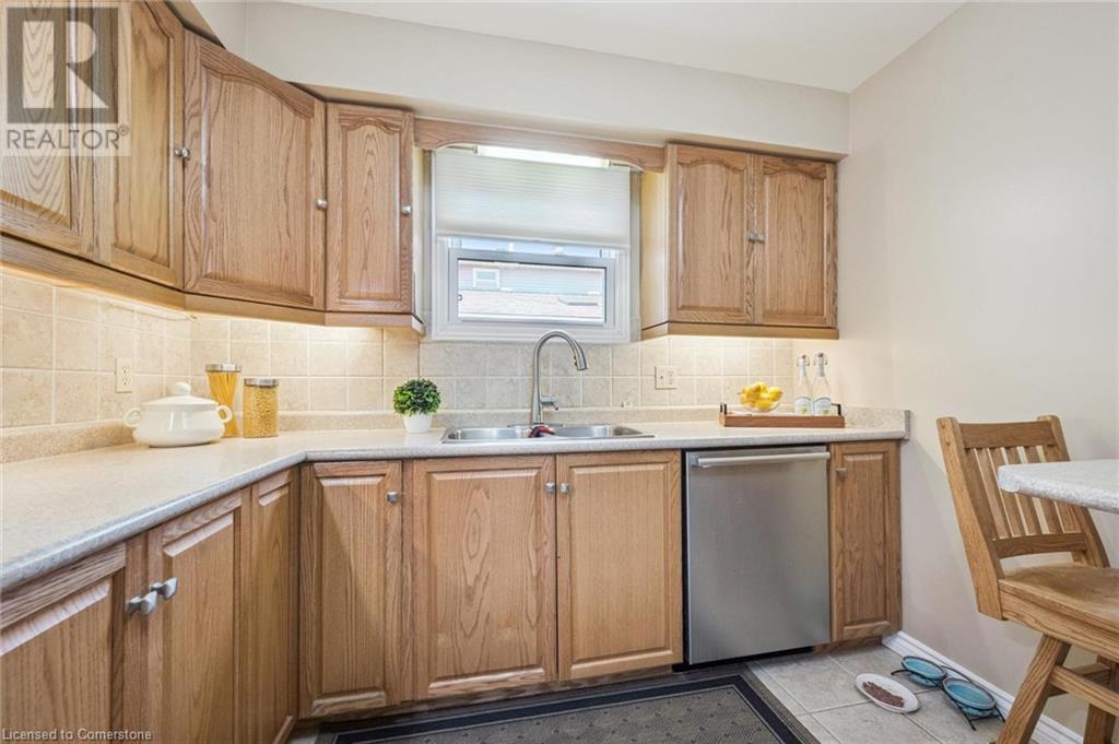 264 Biehn Drive, Kitchener, Ontario  N2R 1B2 - Photo 13 - 40745122