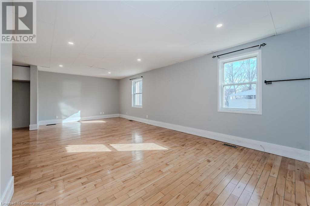 42 Walnut Street, Kitchener, Ontario  N2G 1P6 - Photo 5 - 40743237