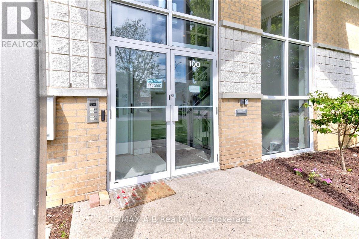 204 - 100 Gordon Street, Stratford, Ontario  N5A 7T8 - Photo 4 - X12270059
