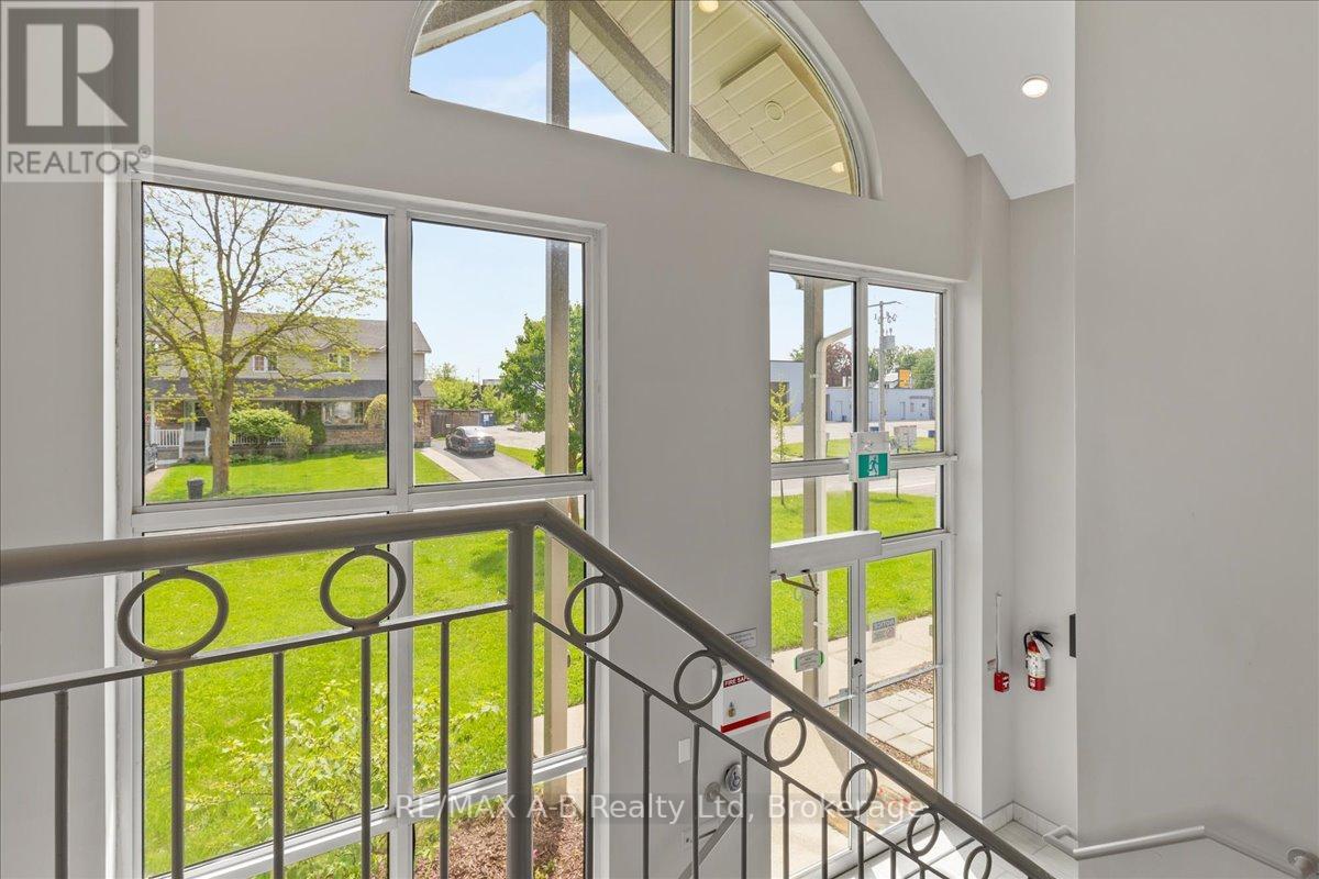 204 - 100 Gordon Street, Stratford, Ontario  N5A 7T8 - Photo 8 - X12270059