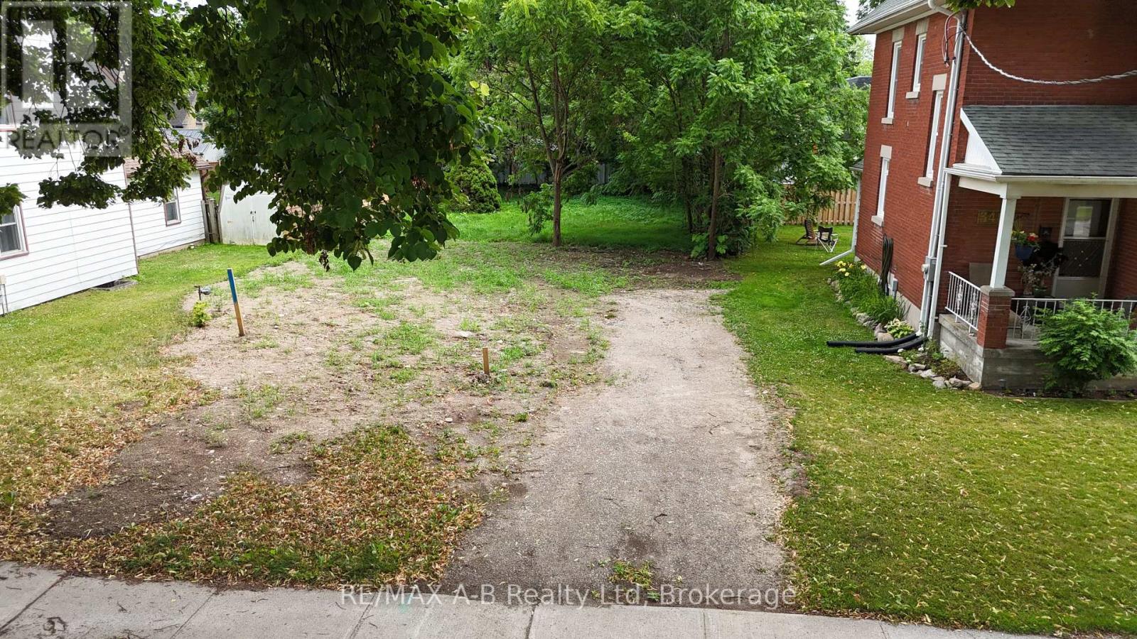352 Queen Street E, St. Marys, Ontario  N4X 1C5 - Photo 1 - X12270106