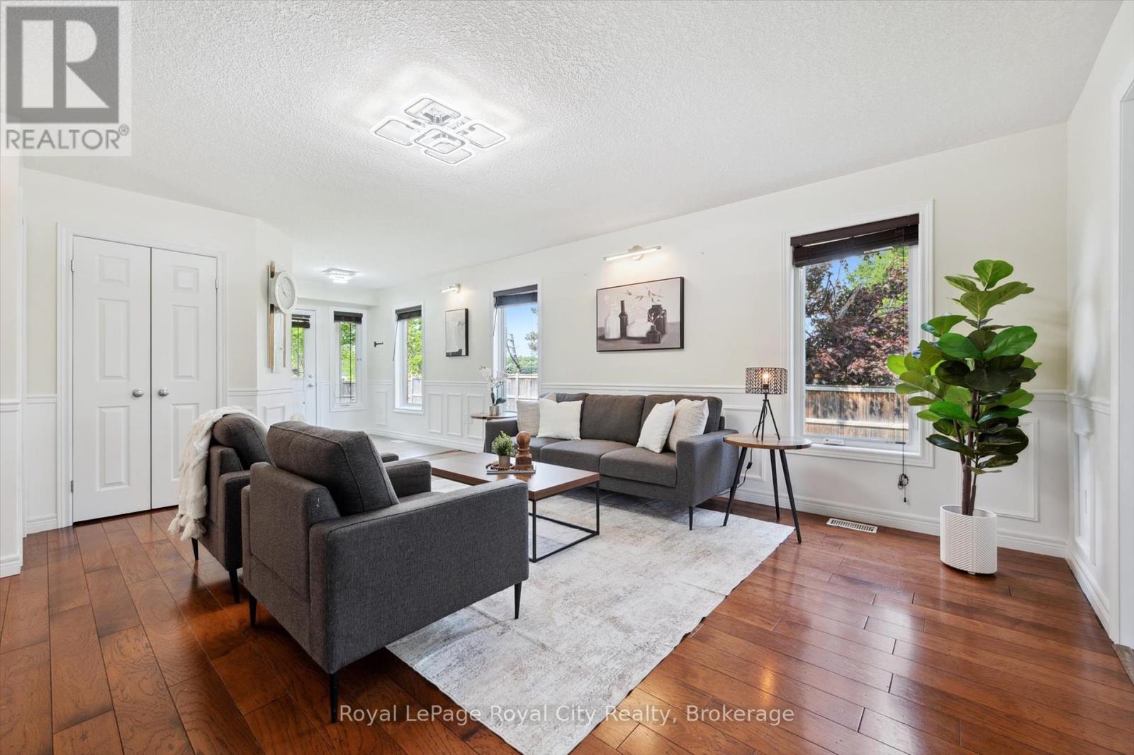 17 - 355 Macalister Boulevard, Guelph, Ontario  N1L 1B3 - Photo 12 - X12270114