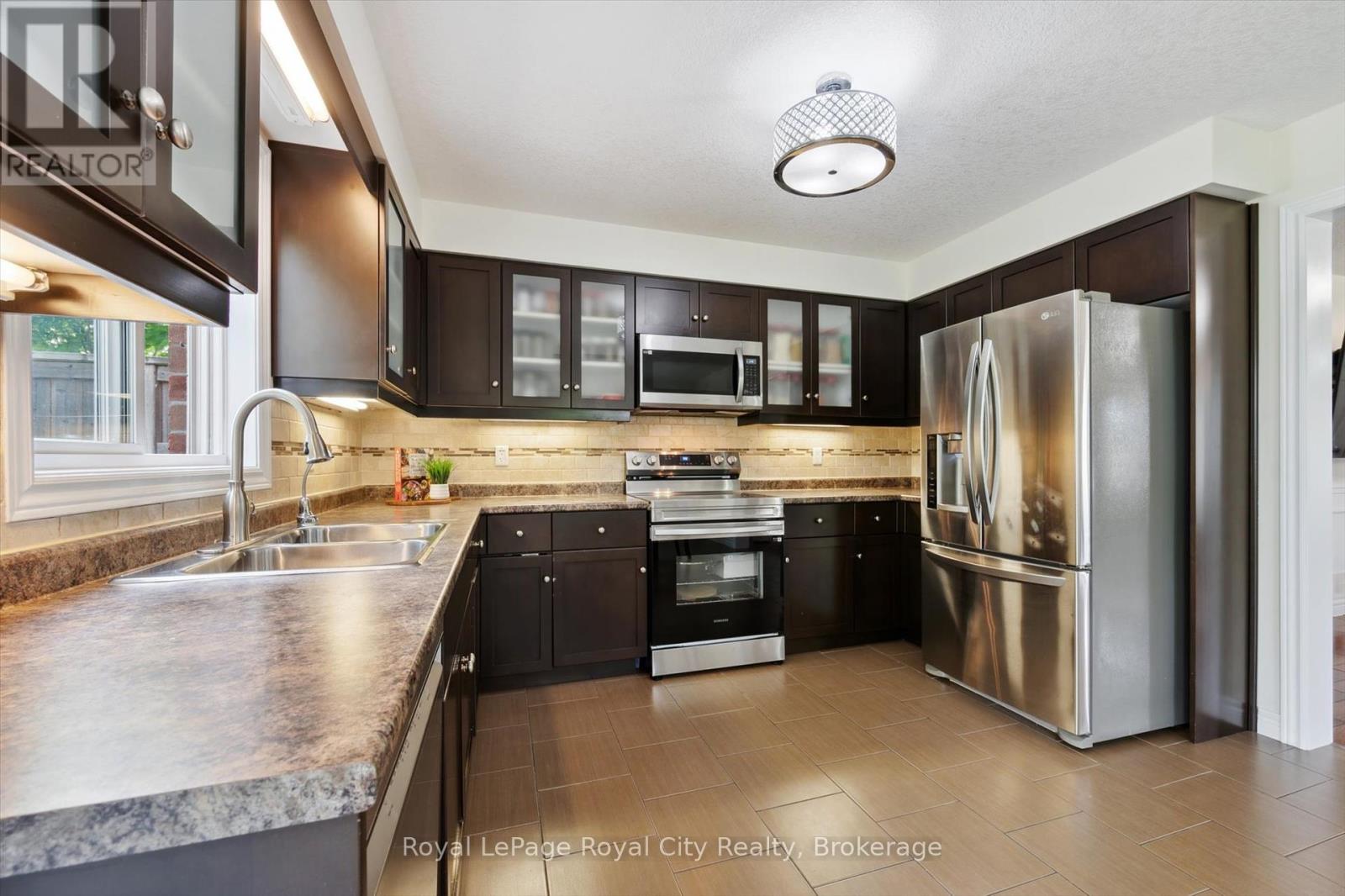 17 - 355 Macalister Boulevard, Guelph, Ontario  N1L 1B3 - Photo 16 - X12270114