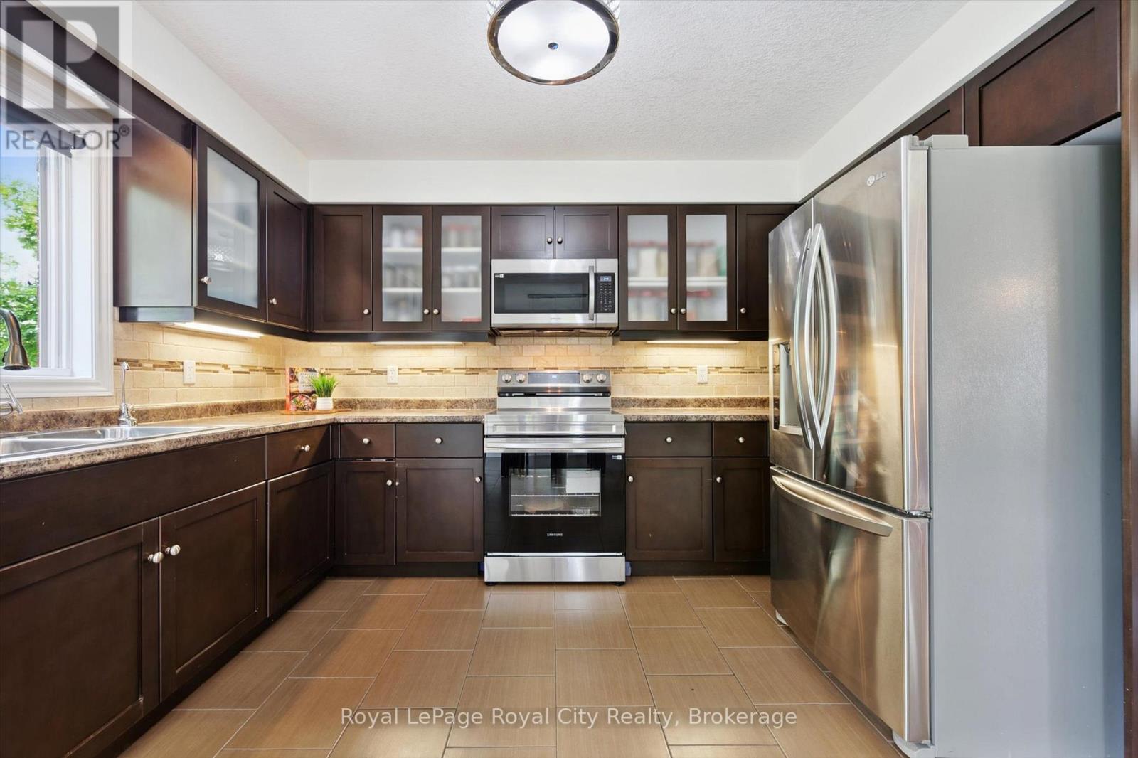 17 - 355 Macalister Boulevard, Guelph, Ontario  N1L 1B3 - Photo 17 - X12270114
