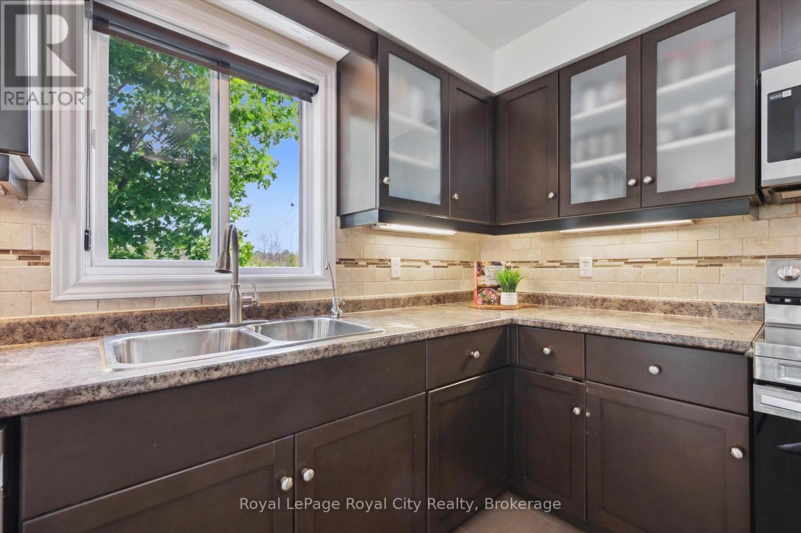 17 - 355 Macalister Boulevard, Guelph, Ontario  N1L 1B3 - Photo 18 - X12270114