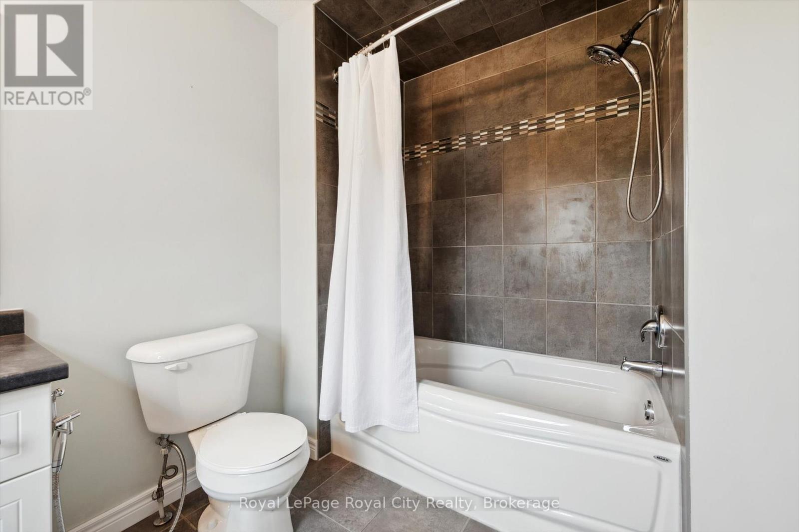 17 - 355 Macalister Boulevard, Guelph, Ontario  N1L 1B3 - Photo 27 - X12270114