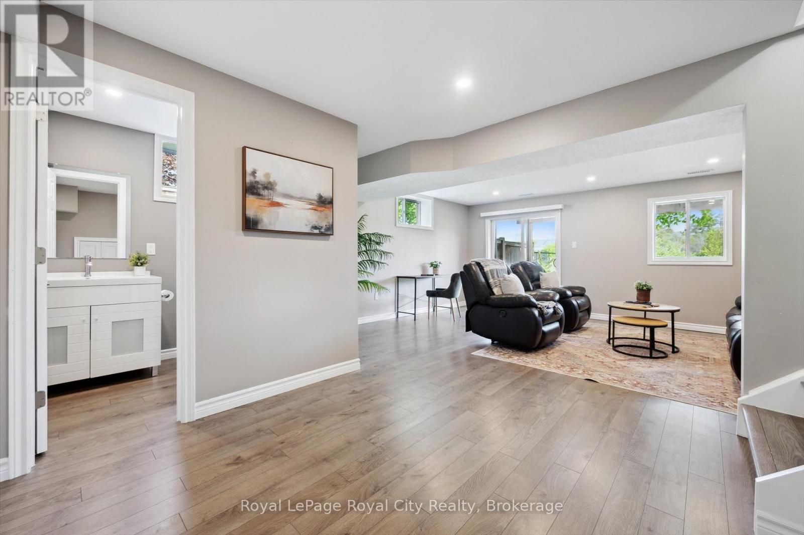 17 - 355 Macalister Boulevard, Guelph, Ontario  N1L 1B3 - Photo 32 - X12270114