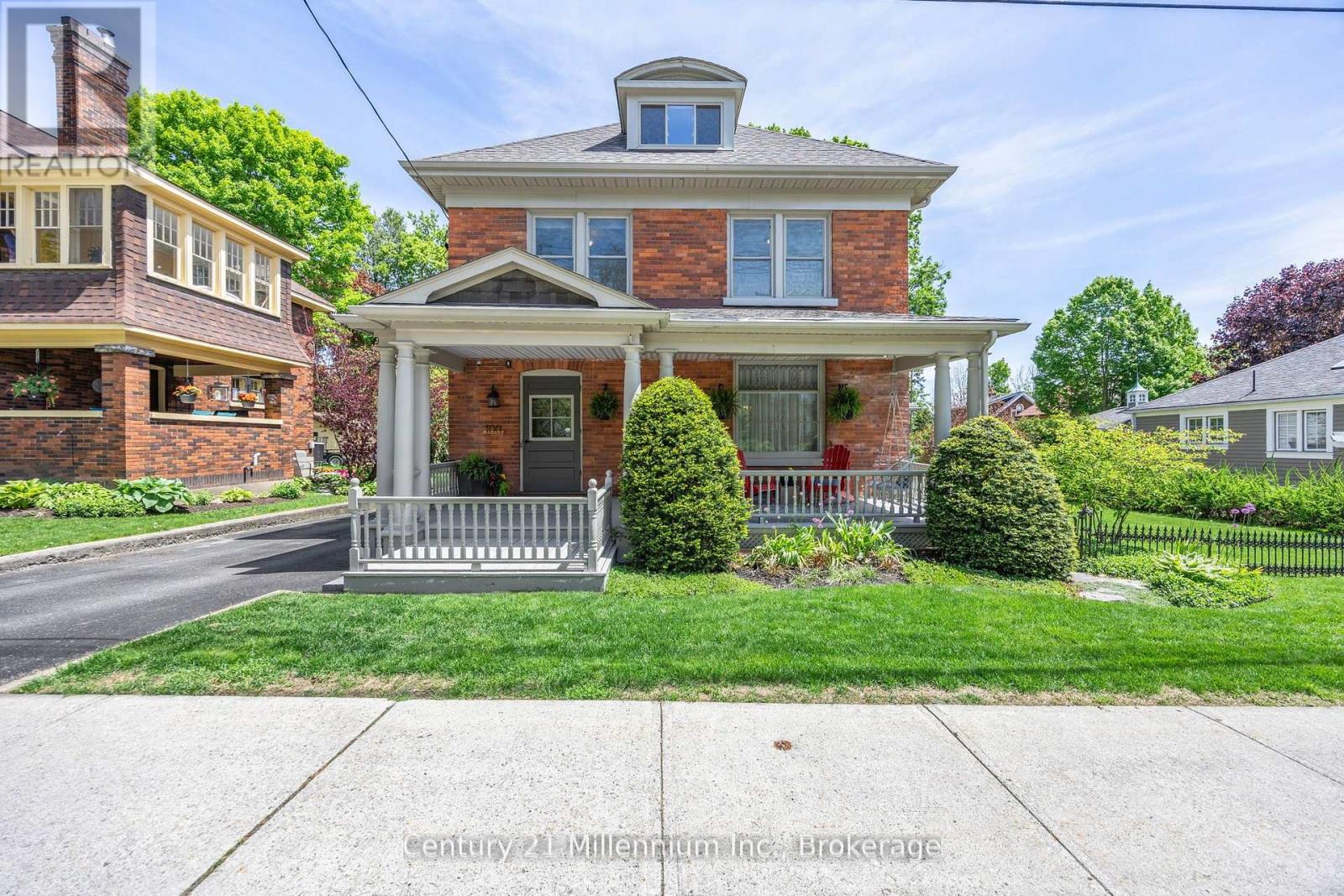 100 MATCHEDASH STREET N, Orillia, Ontario
