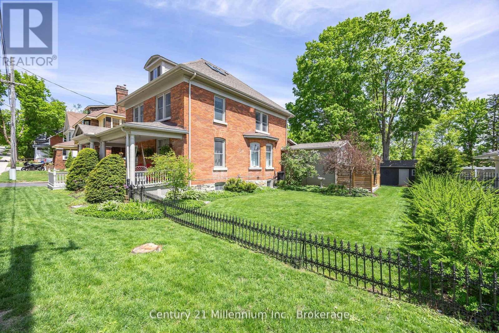 100 Matchedash Street N, Orillia, Ontario  L3V 4T8 - Photo 2 - S12270448