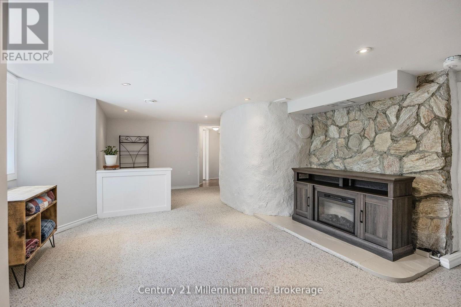 100 Matchedash Street N, Orillia, Ontario  L3V 4T8 - Photo 32 - S12270448