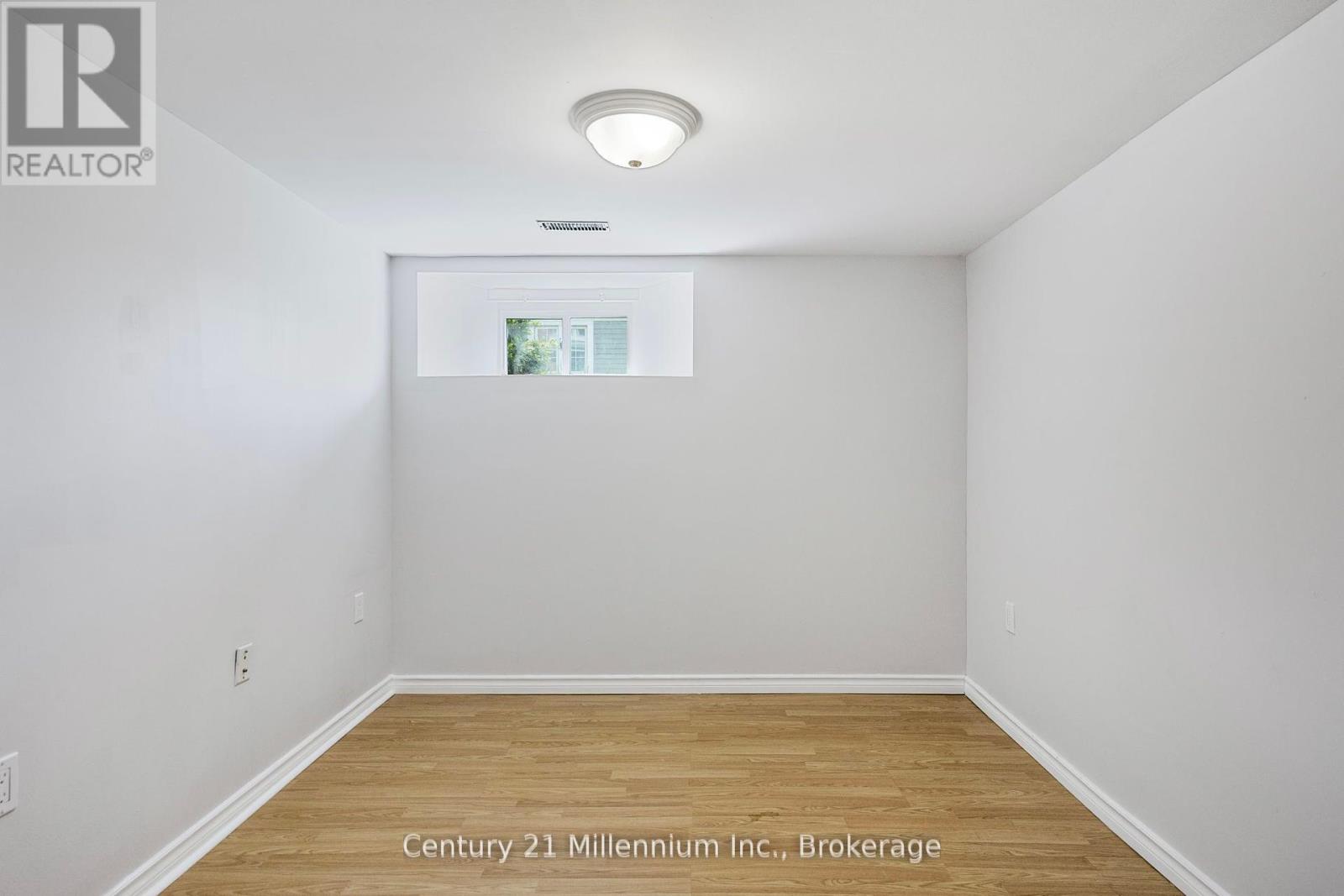100 Matchedash Street N, Orillia, Ontario  L3V 4T8 - Photo 36 - S12270448