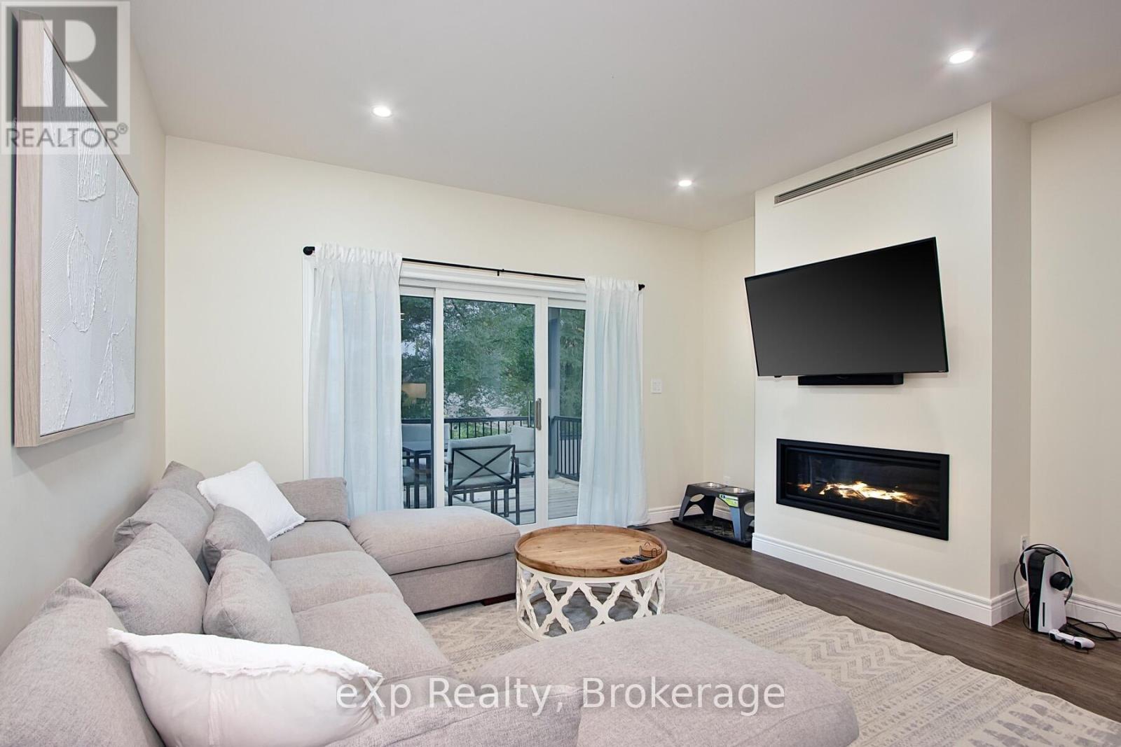208 Duncan Street, West Perth, Ontario  N0K 1N0 - Photo 10 - X12270334