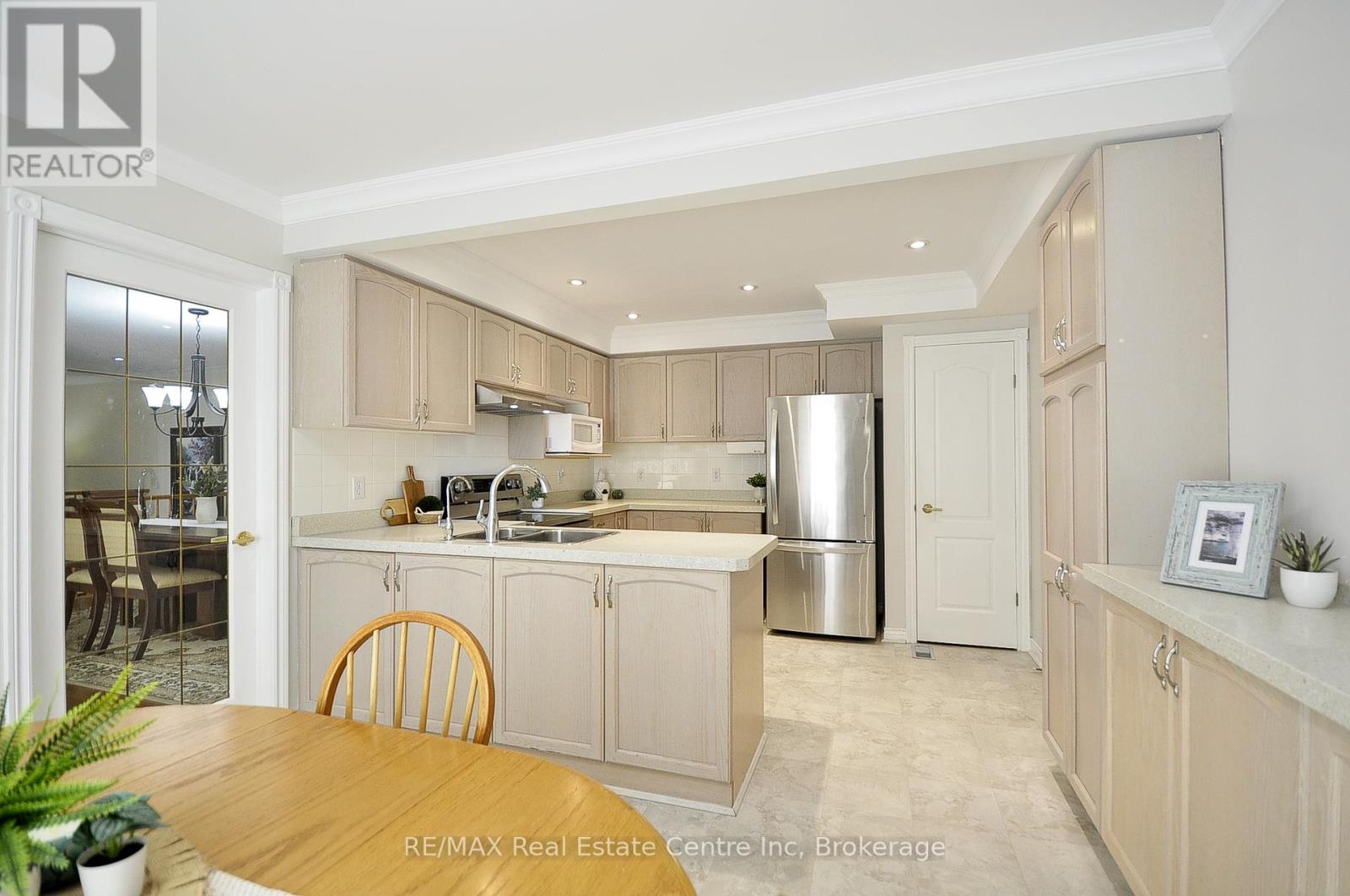 95 Beasley Crescent, Waterloo, Ontario  N1T 1P5 - Photo 9 - X12270420