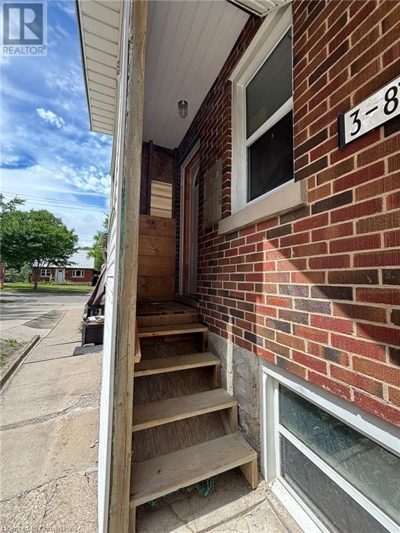 87 Sheldon Avenue N Unit# 3, Kitchener, Ontario  N2M 3H3 - Photo 4 - 40749175