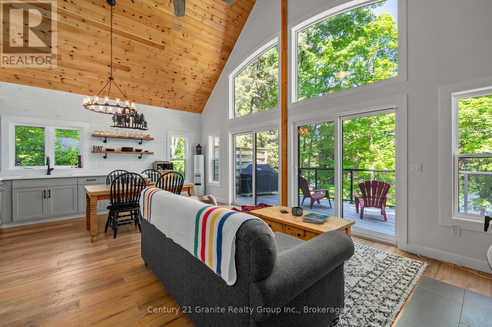 1577 Rugged Lane, Minden Hills, Ontario  K0M 2K0 - Photo 2 - X12270584
