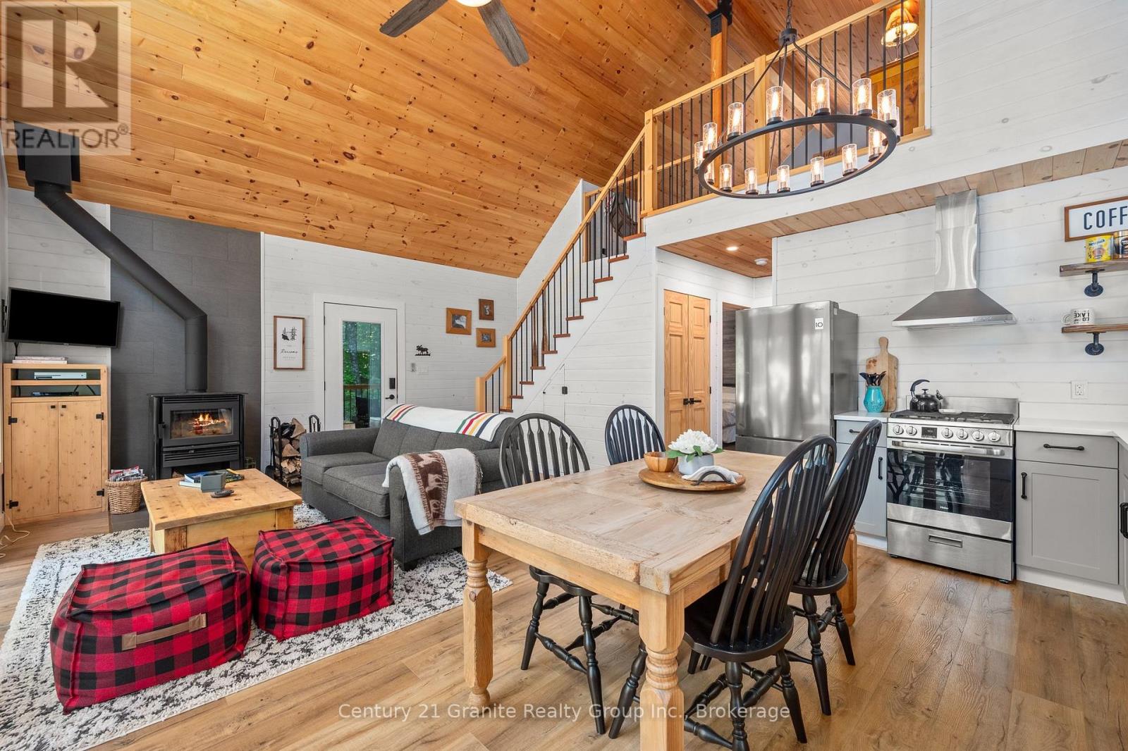 1577 Rugged Lane, Minden Hills, Ontario  K0M 2K0 - Photo 8 - X12270584