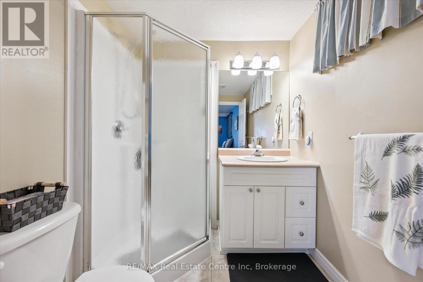 266 Briarmeadow Drive, Kitchener, Ontario  N2A 4H5 - Photo 24 - X12271191