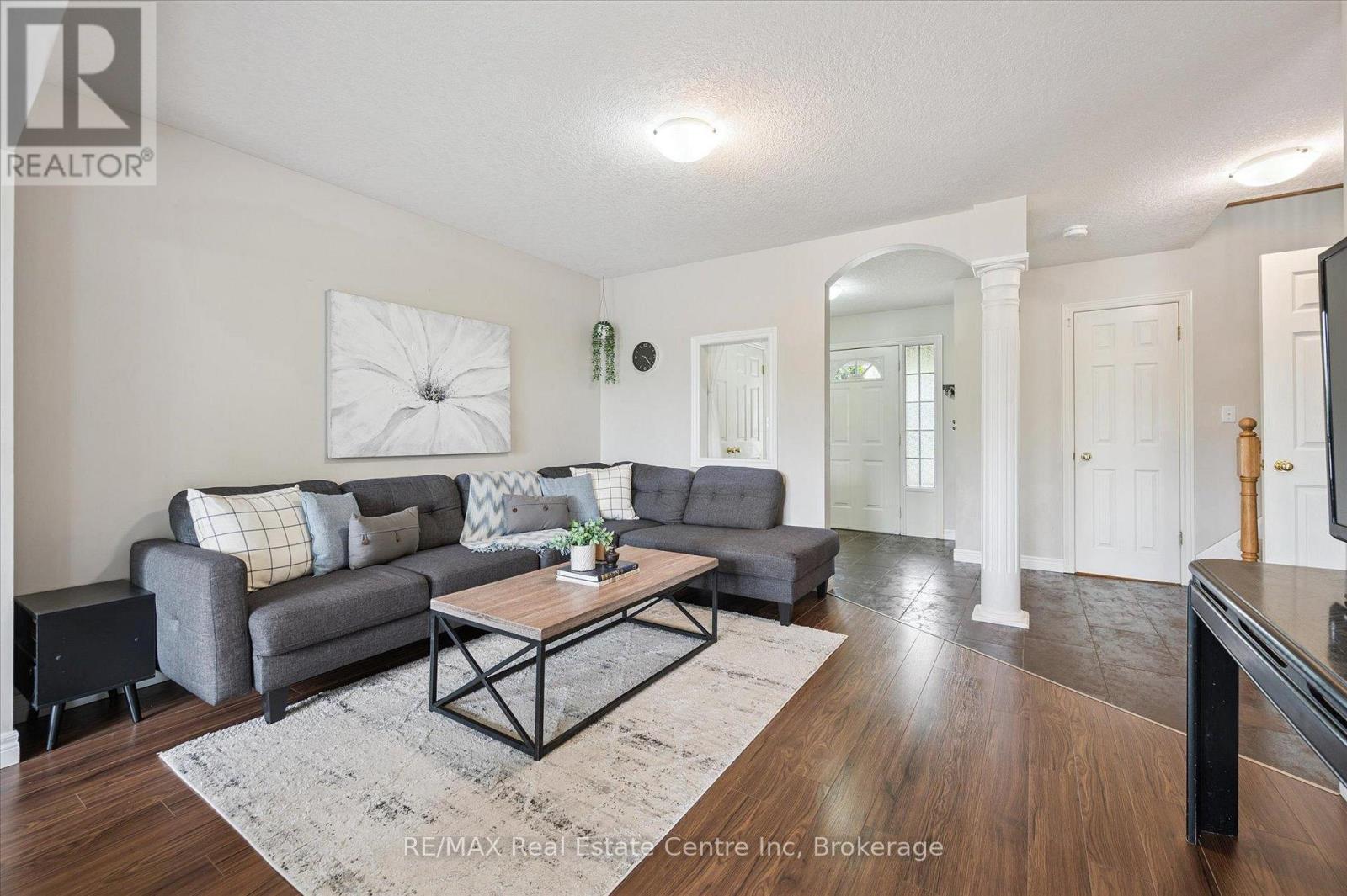 266 Briarmeadow Drive, Kitchener, Ontario  N2A 4H5 - Photo 5 - X12271191