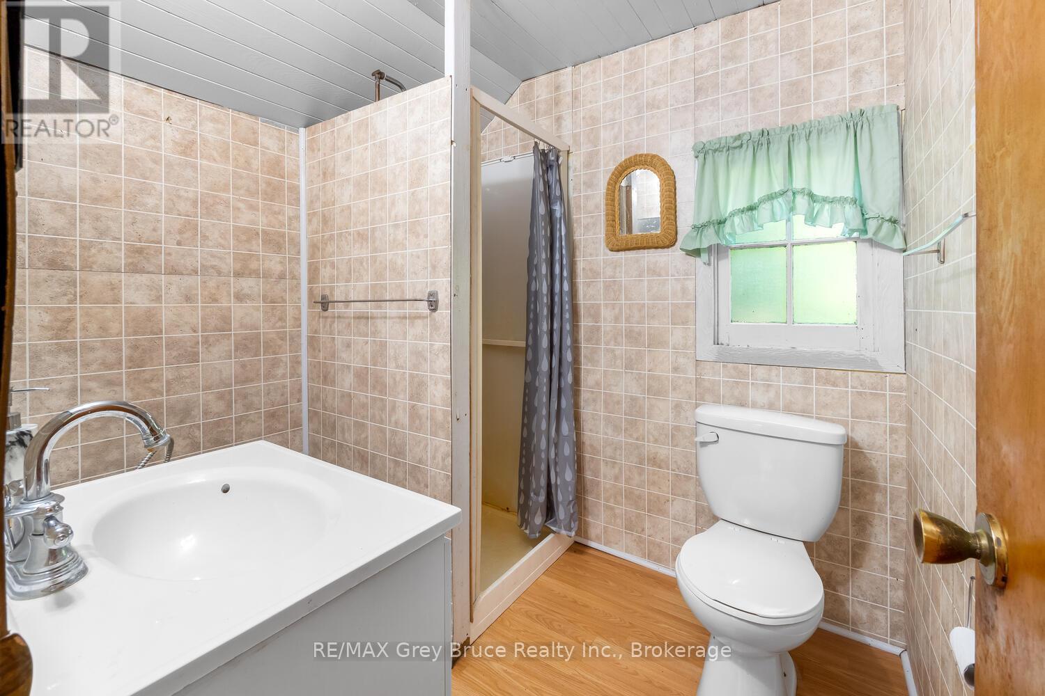 1106 King Edward Avenue, South Bruce Peninsula, Ontario  N0H 2G0 - Photo 26 - X12271382