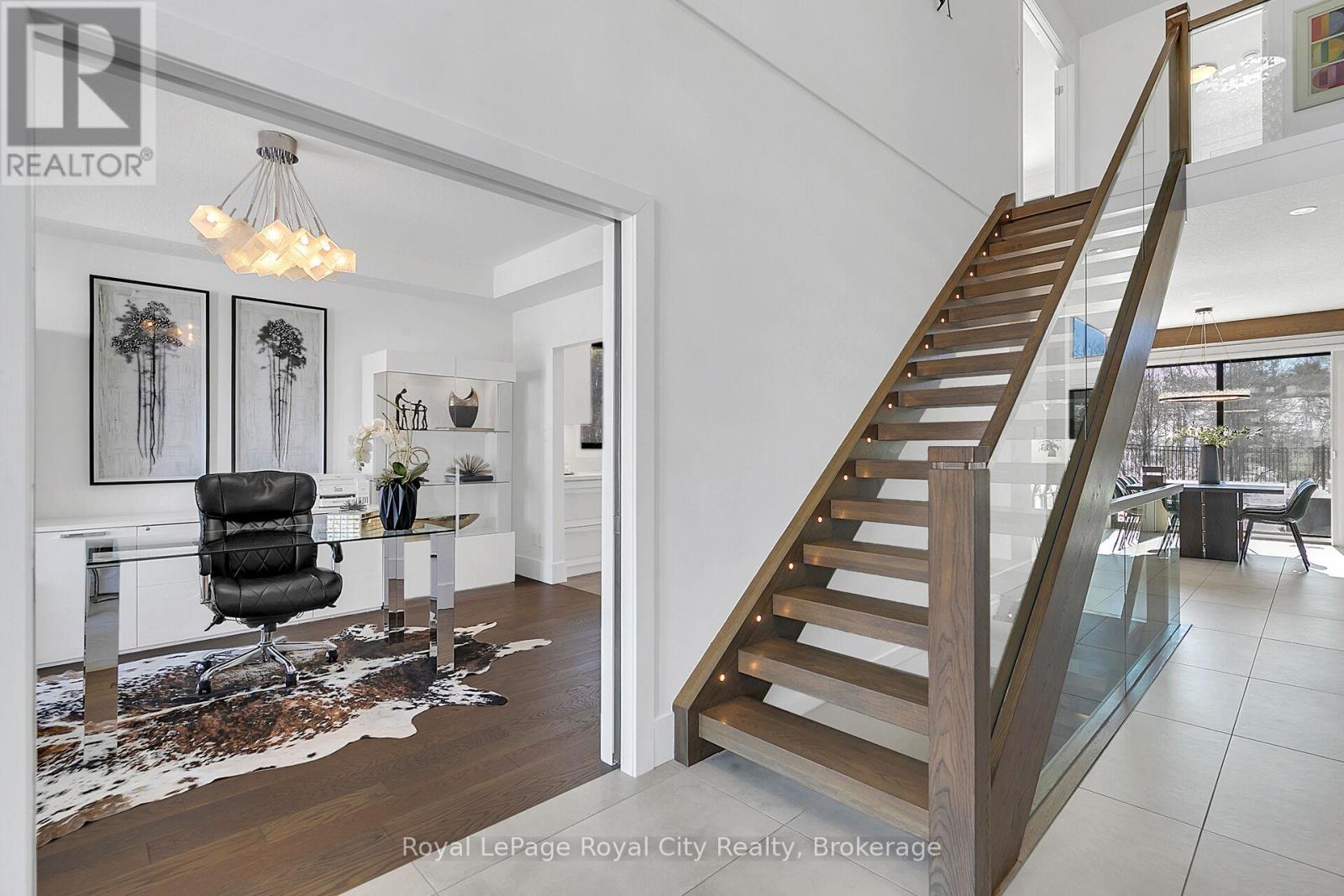303 Gosling Gardens, Guelph, Ontario  N1L 0M1 - Photo 3 - X12271416