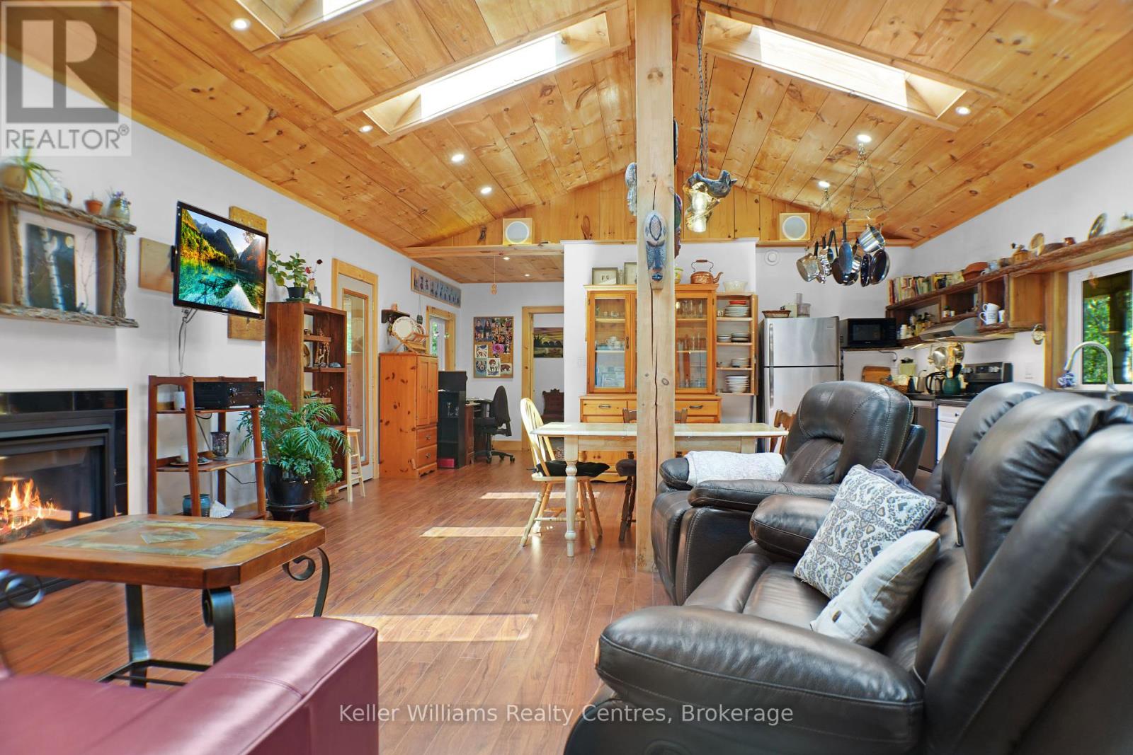 292 Whiskey Harbour Road, Northern Bruce Peninsula, Ontario  N0H 2T0 - Photo 30 - X12271482
