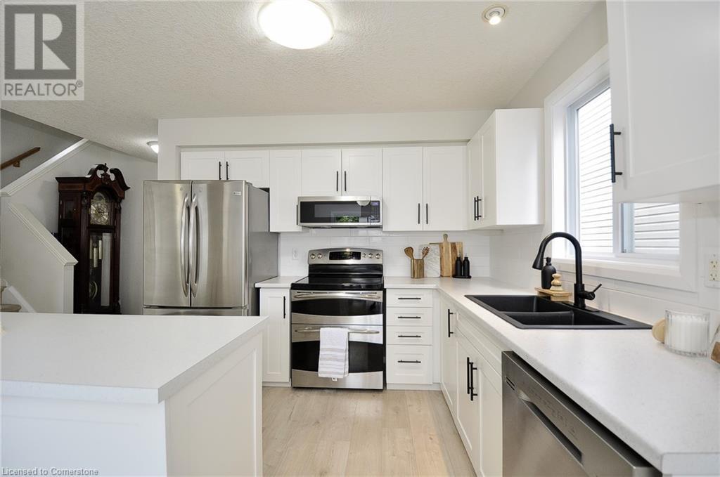 360 Sauve Crescent, Waterloo, Ontario  N2T 2Y8 - Photo 9 - 40746197