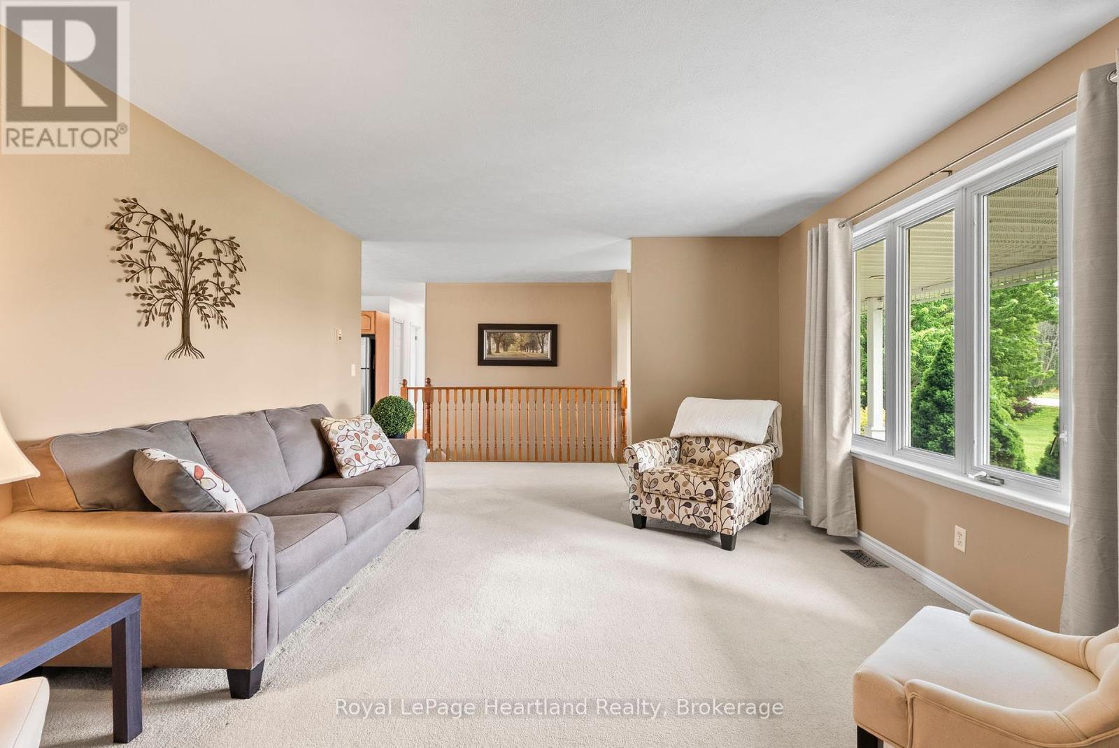 9462 Ayton Road, Minto, Ontario  N0G 1Z0 - Photo 11 - X12272286