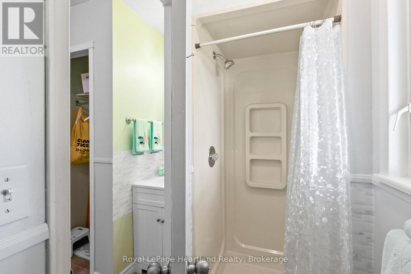 9462 Ayton Road, Minto, Ontario  N0G 1Z0 - Photo 14 - X12272286