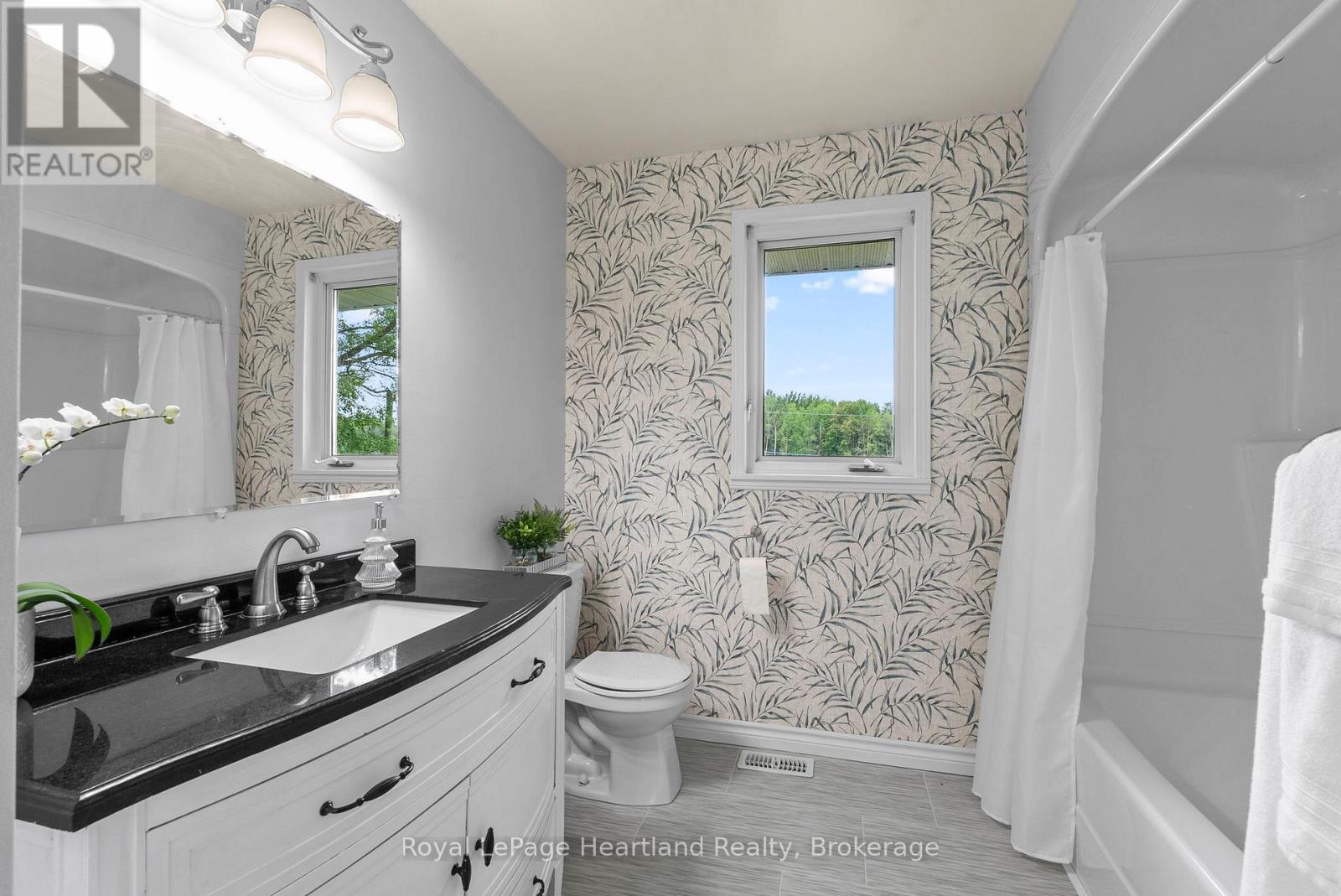 9462 Ayton Road, Minto, Ontario  N0G 1Z0 - Photo 18 - X12272286