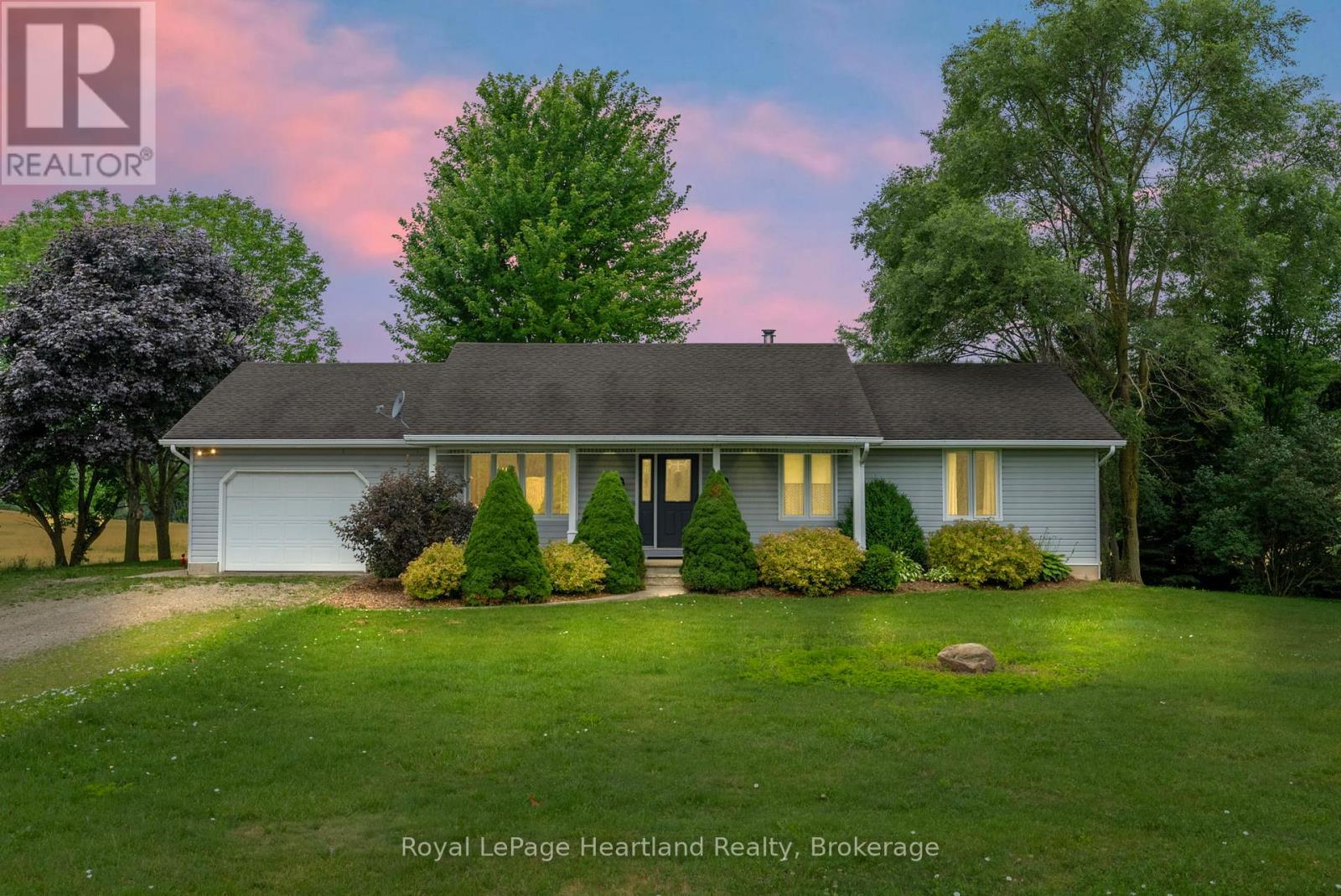 9462 Ayton Road, Minto, Ontario  N0G 1Z0 - Photo 2 - X12272286