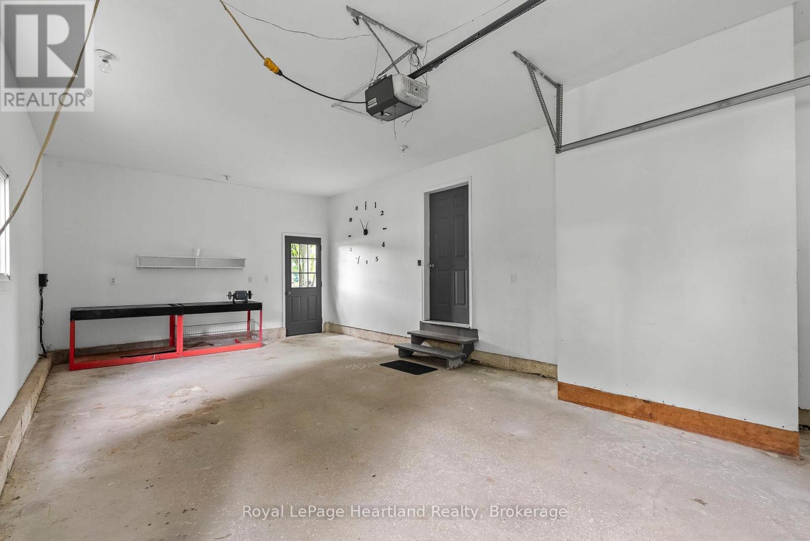 9462 Ayton Road, Minto, Ontario  N0G 1Z0 - Photo 25 - X12272286