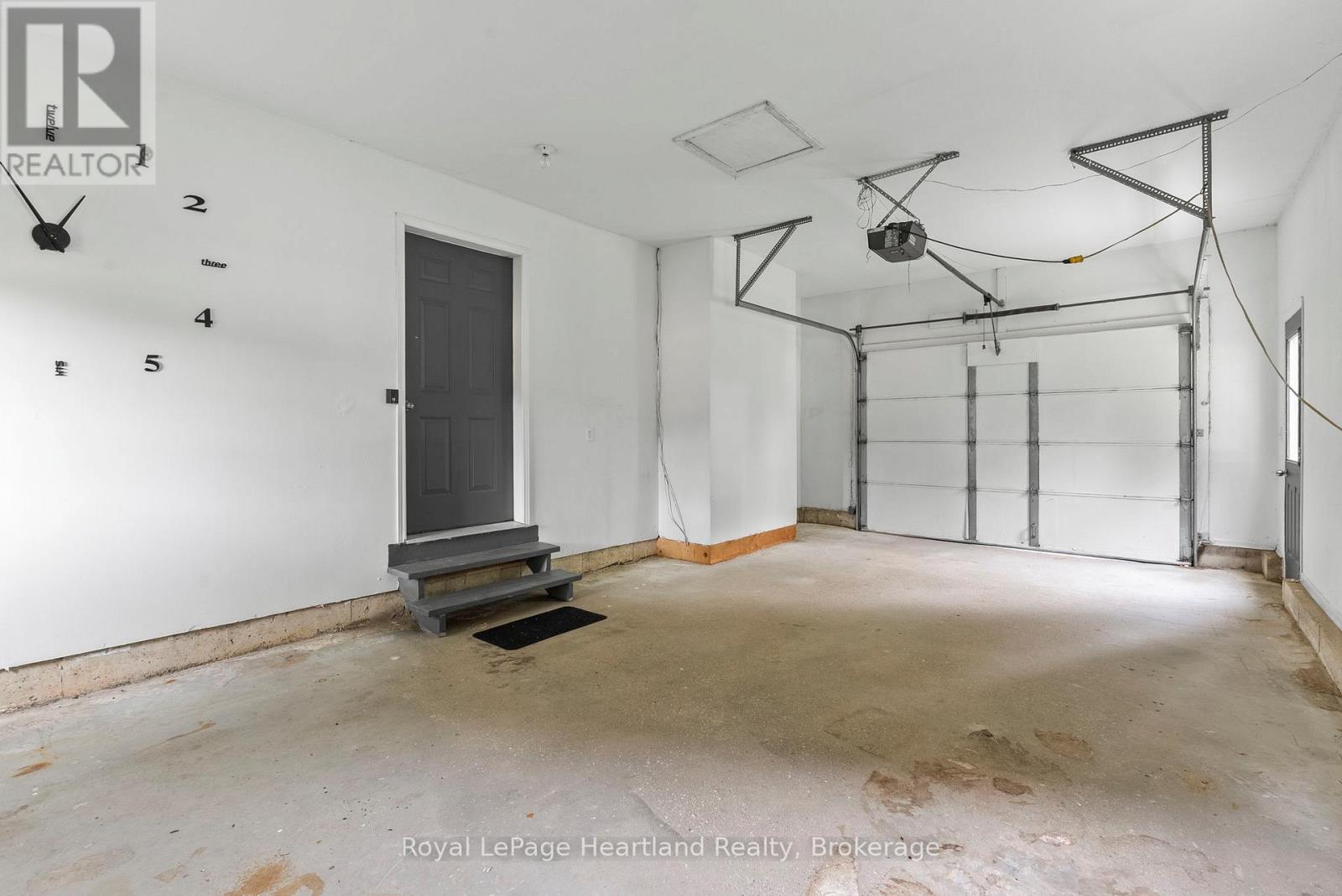 9462 Ayton Road, Minto, Ontario  N0G 1Z0 - Photo 26 - X12272286
