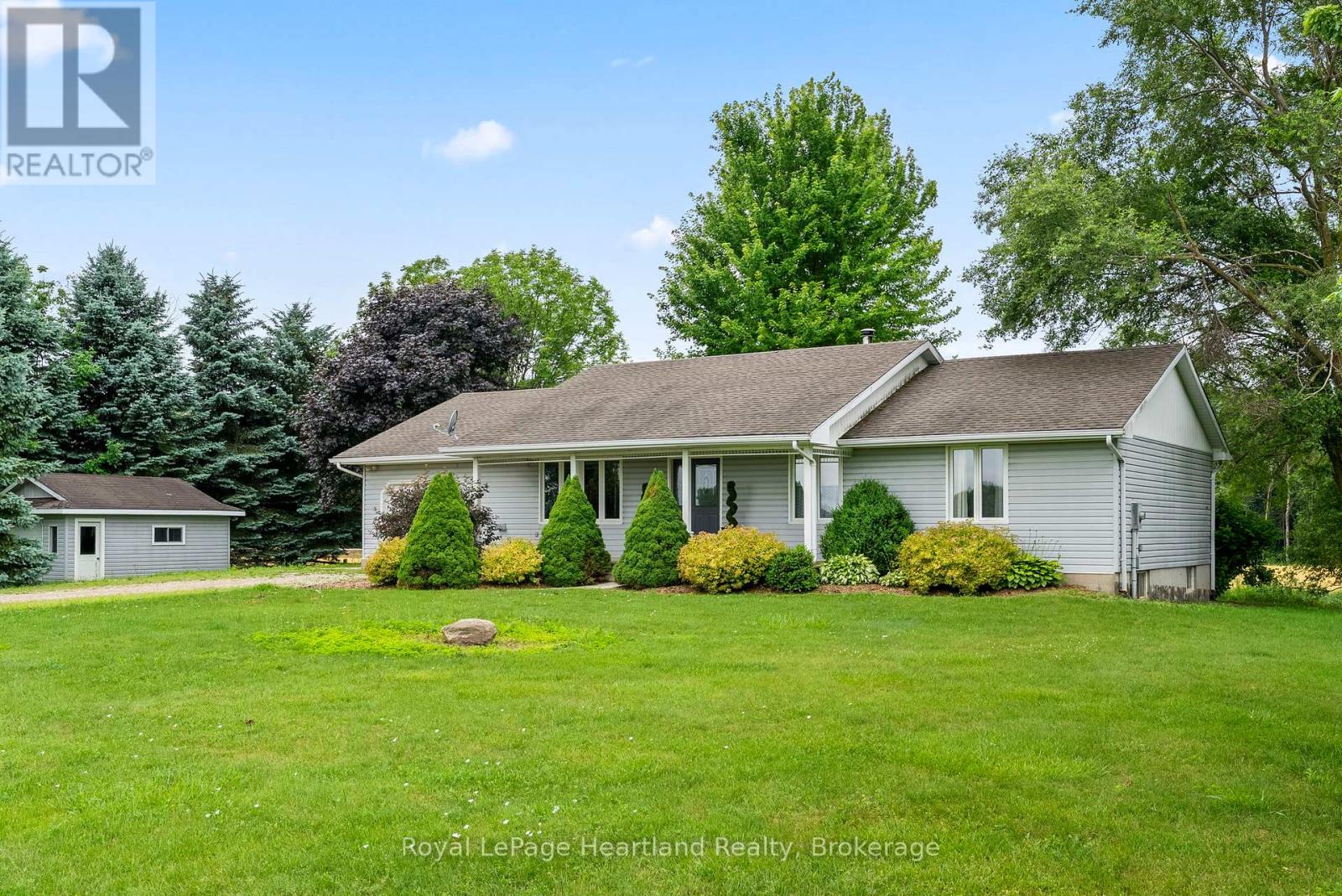 9462 Ayton Road, Minto, Ontario  N0G 1Z0 - Photo 6 - X12272286