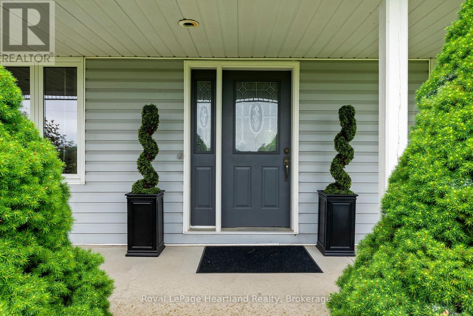 9462 Ayton Road, Minto, Ontario  N0G 1Z0 - Photo 8 - X12272286