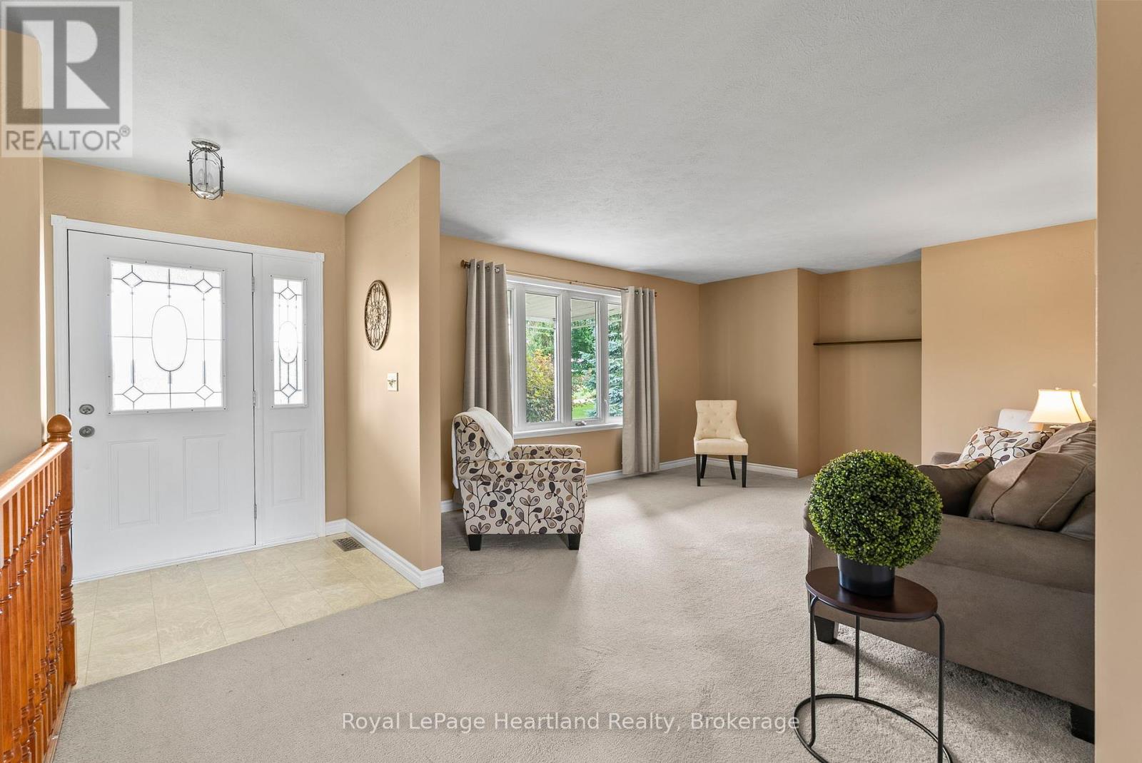 9462 Ayton Road, Minto, Ontario  N0G 1Z0 - Photo 9 - X12272286