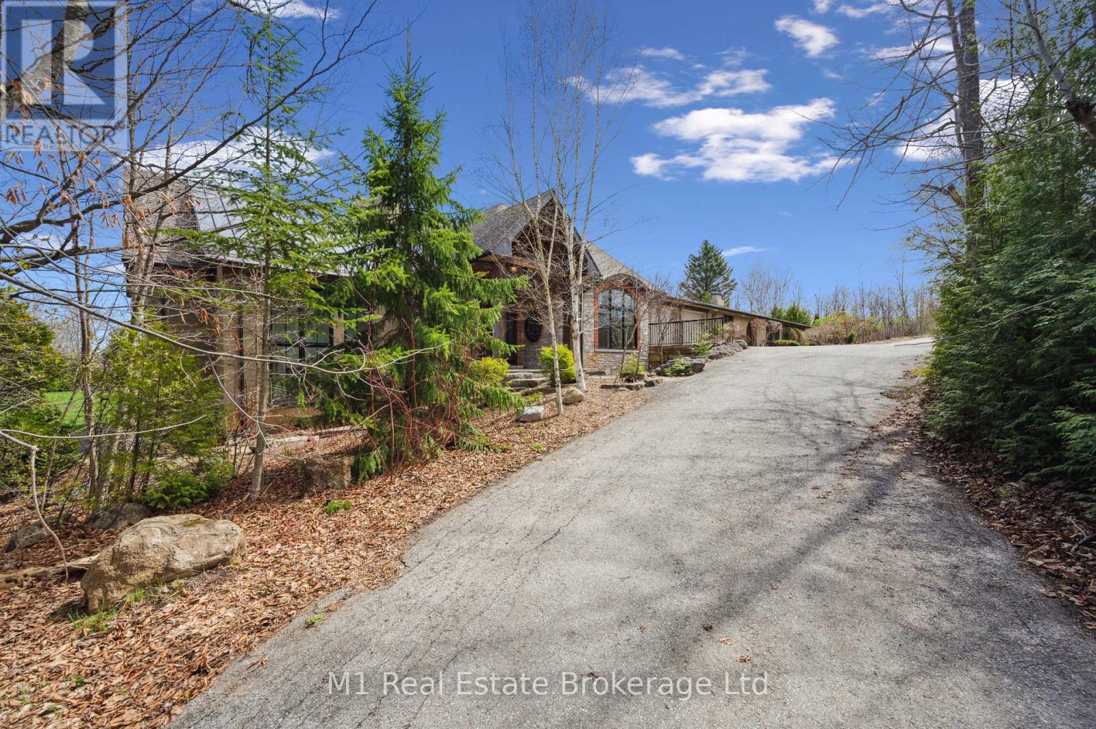 13569 Dublin Line, Halton Hills, Ontario  L7J 2L7 - Photo 5 - W12272342