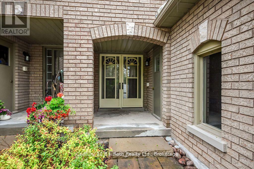 9 - 492 Laclie Street, Orillia, Ontario  L3V 7V2 - Photo 3 - S12272395
