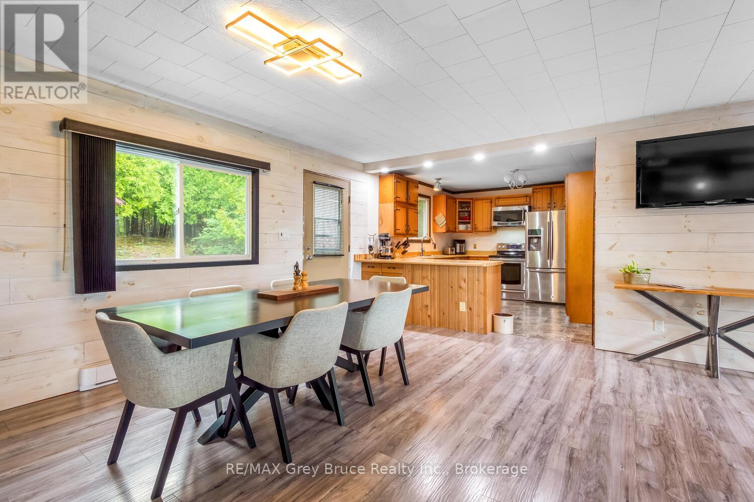 68 Tamarac Road, Northern Bruce Peninsula, Ontario  N0H 2M0 - Photo 17 - X12272396