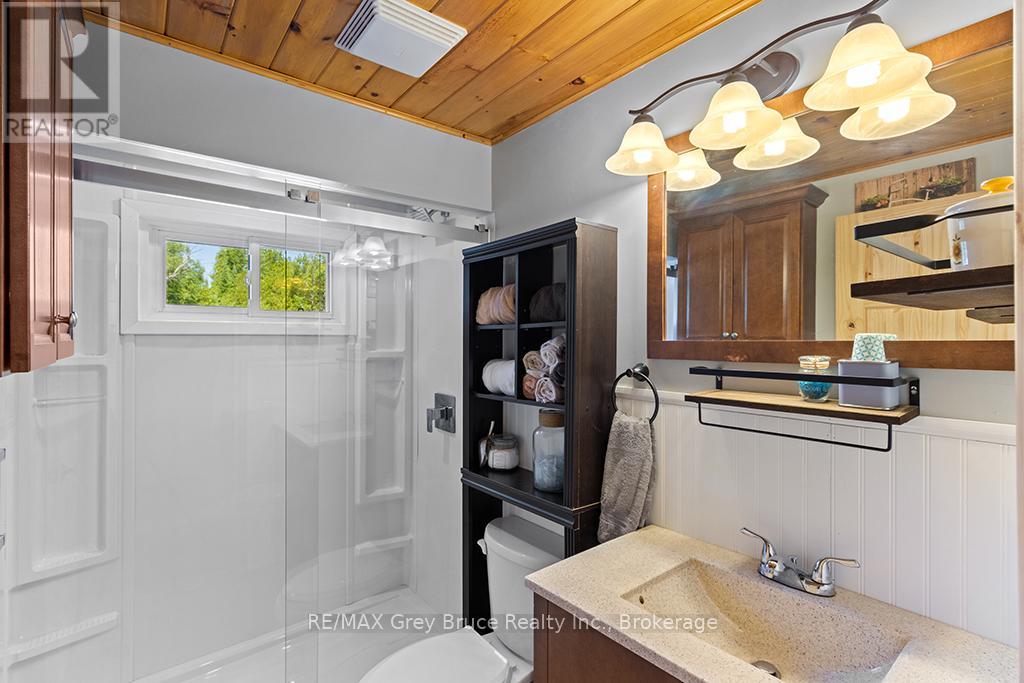 40 Aberdeen Avenue, Northern Bruce Peninsula, Ontario  N0H 2T0 - Photo 23 - X12272624