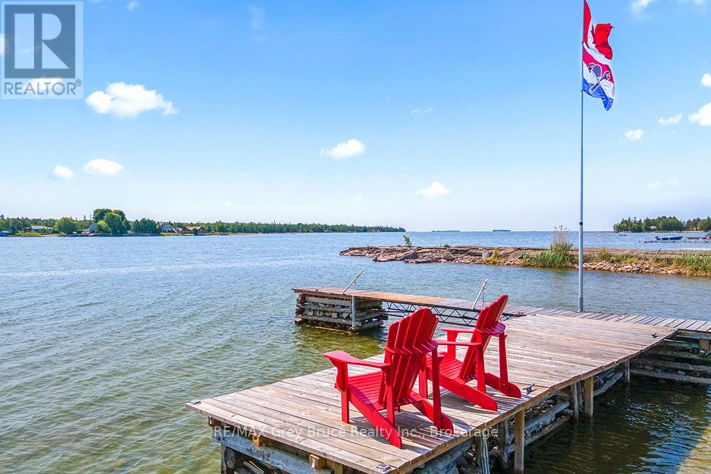 40 Aberdeen Avenue, Northern Bruce Peninsula, Ontario  N0H 2T0 - Photo 3 - X12272624