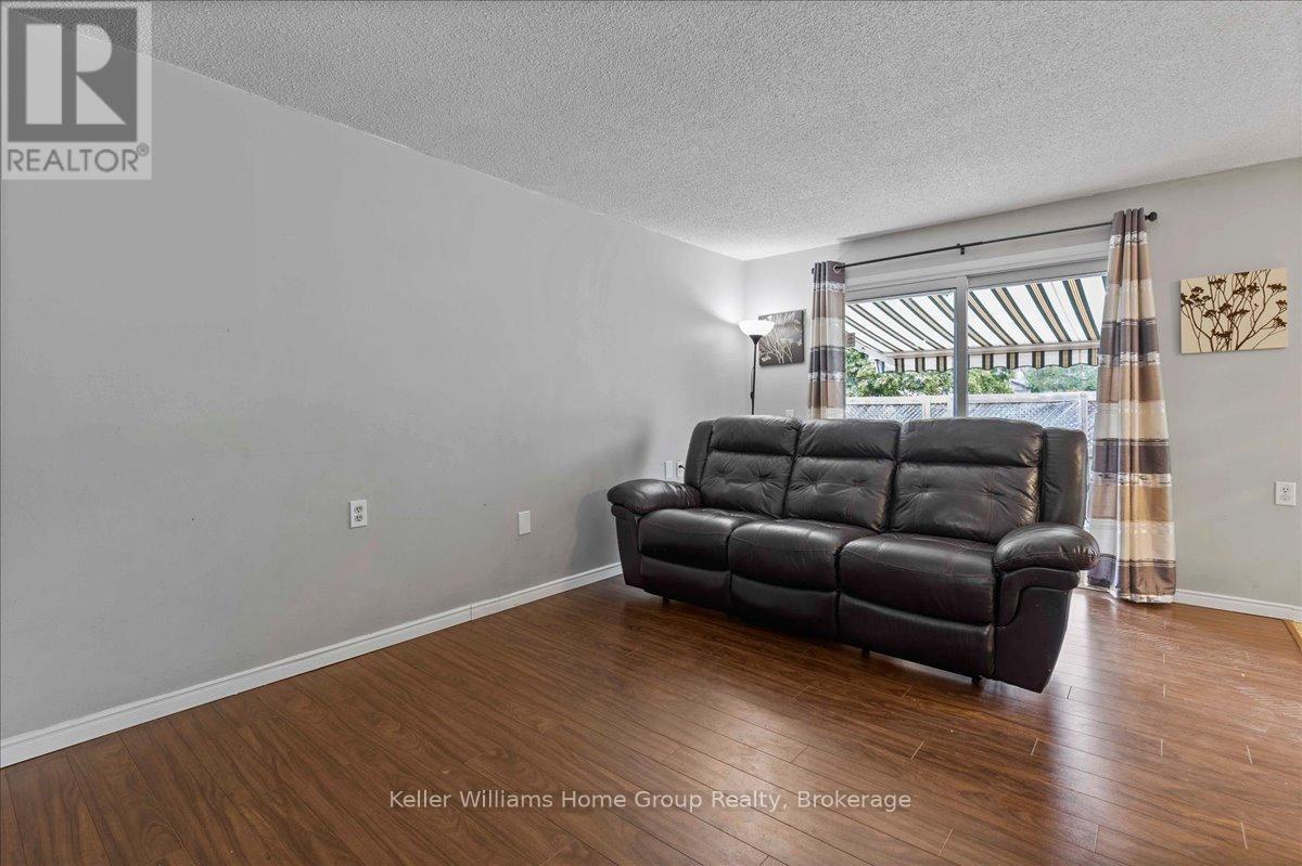 10 - 40 Silvercreek Parkway N, Guelph, Ontario  N1H 7X5 - Photo 10 - X12272652