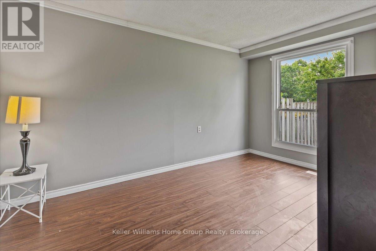 10 - 40 Silvercreek Parkway N, Guelph, Ontario  N1H 7X5 - Photo 13 - X12272652