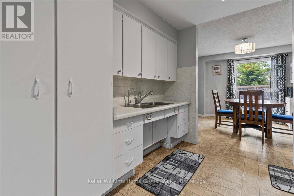 10 - 40 Silvercreek Parkway N, Guelph, Ontario  N1H 7X5 - Photo 5 - X12272652