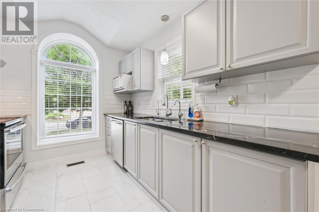 513 Dansbury Drive, Waterloo, Ontario  N2K 4K8 - Photo 11 - 40749491