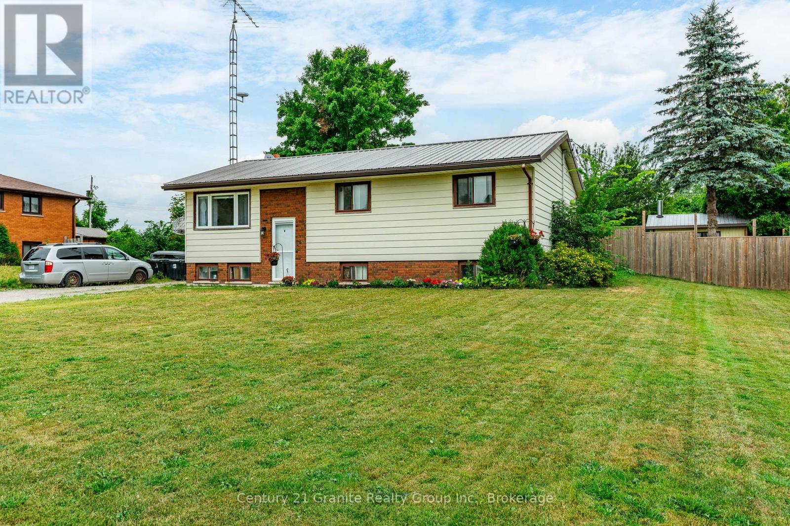 32 Cameron Road, Kawartha Lakes, Ontario  K0M 1G0 - Photo 2 - X12273029