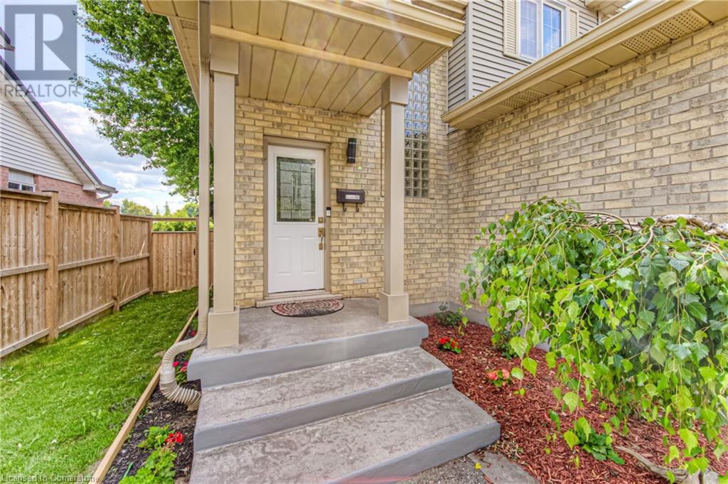 676 Westheights Drive, Kitchener, Ontario  N2N 2Z3 - Photo 4 - 40748759